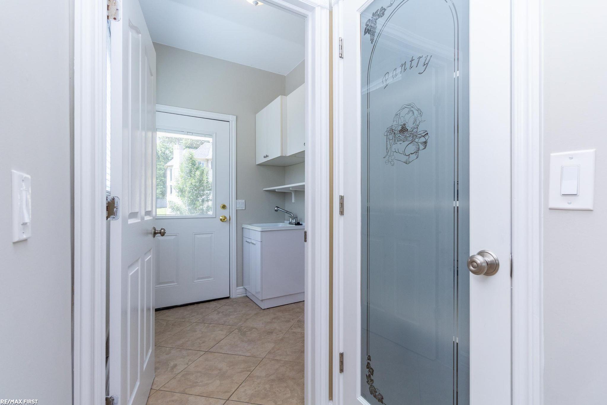 400 East Romeo Road Oakland, MI 48363 - Photo 66 of 85 50186573-d8de31f3-a7cc-4e68-a245-cf61bab7d097.JPG