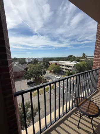 $1,500 | 215 West College Avenue, Unit 302, Tallahassee, FL 32301