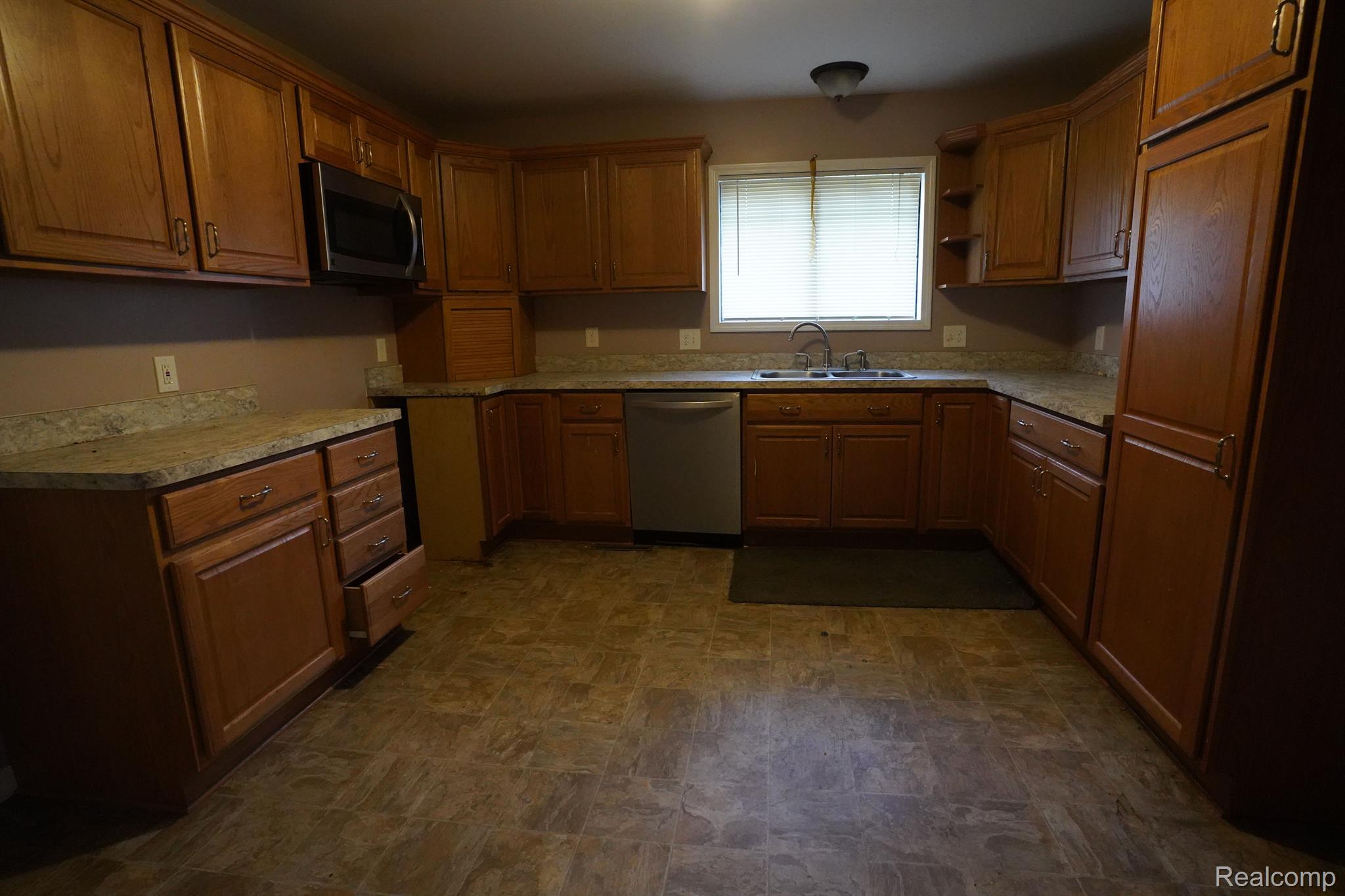 3367 Mackin Road Flint, MI 48504 - Photo 7 of 19 Gallery Image 7