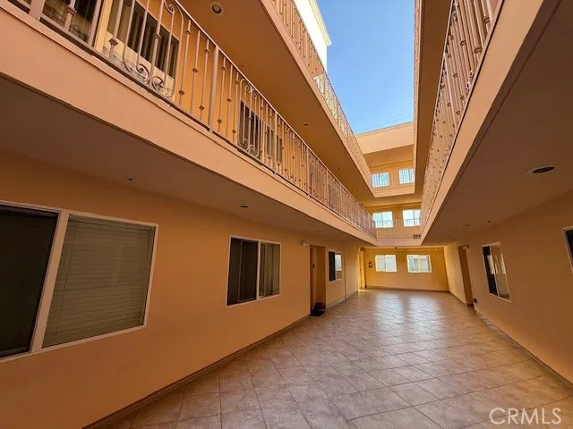 $3,300 | 13525 Vanowen Street, Unit 102, Van Nuys, CA 91405