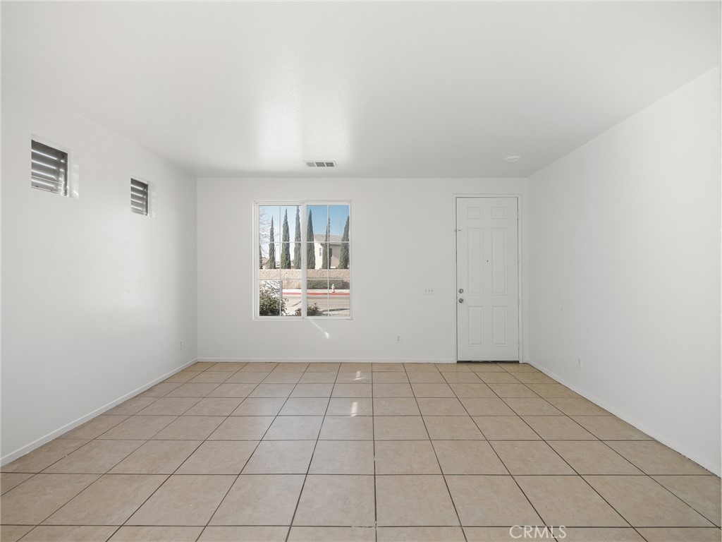 12357 Luna Road Victorville, CA 92392 - Photo 6 of 35