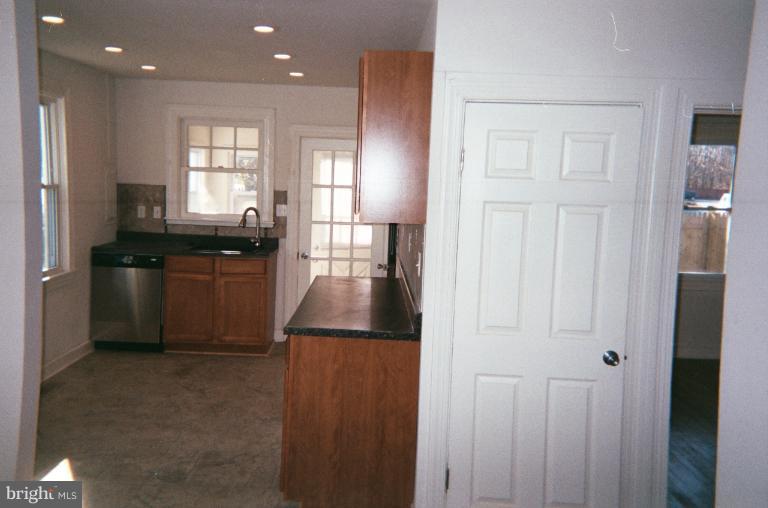 4713 Beauford Road Morningside, MD 20746 - Photo 5 of 12 Kitchen
