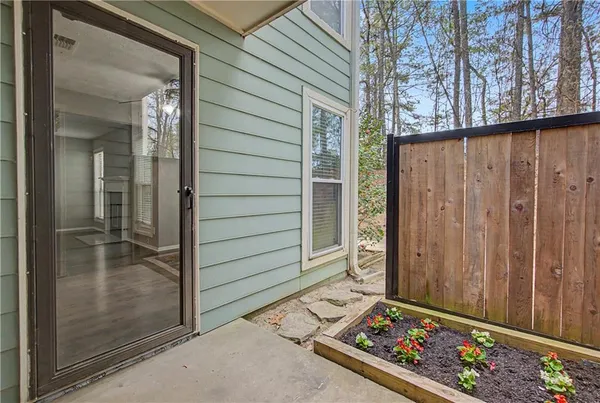 $270,000 | 2011 Canyon Point Circle, Roswell, GA 30076