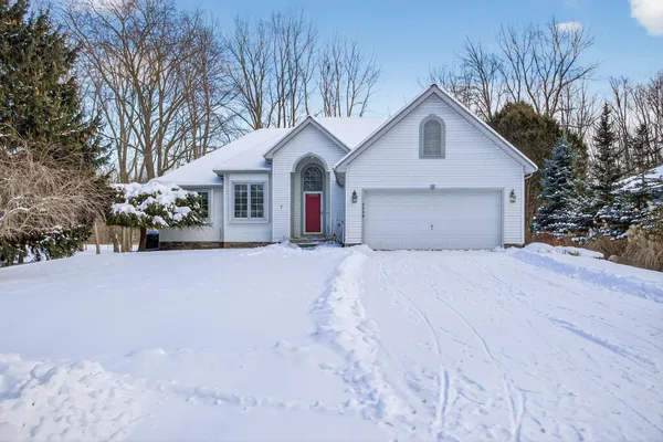 $450,000 | 2205 Lake Wood Drive, Jackson, MI 49203