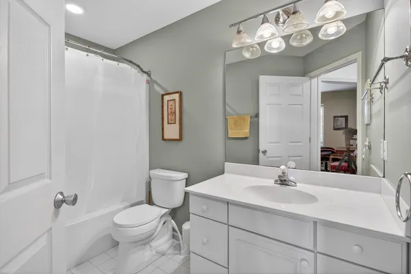 $450,000 | 2205 Lake Wood Drive, Jackson, MI 49203