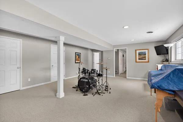 $440,000 | 2205 Lake Wood Drive, Jackson, MI 49203