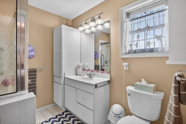 $450,000 | 2205 Lake Wood Drive, Jackson, MI 49203