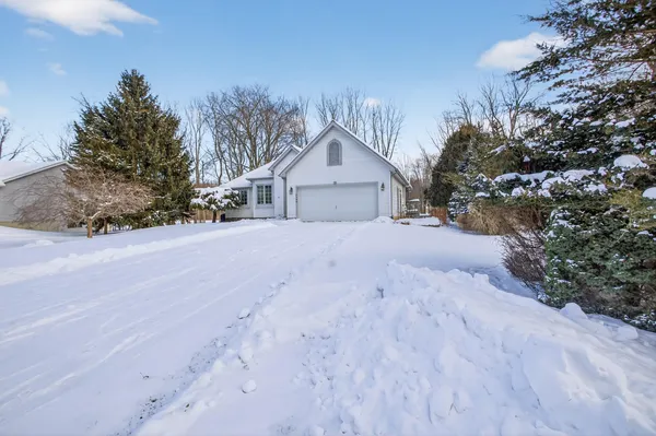 $440,000 | 2205 Lake Wood Drive, Jackson, MI 49203