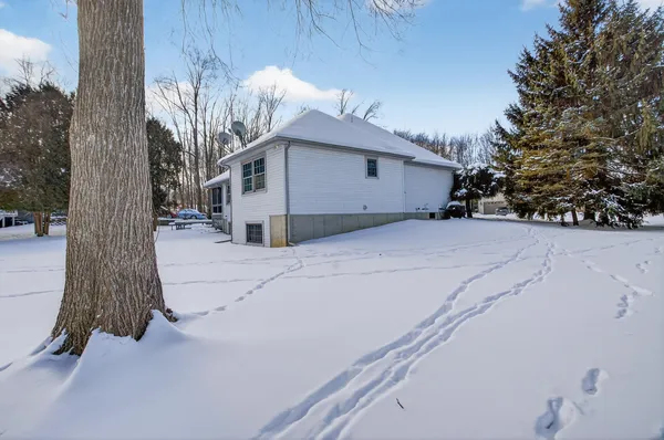 $450,000 | 2205 Lake Wood Drive, Jackson, MI 49203