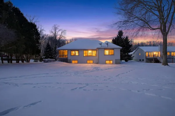 $440,000 | 2205 Lake Wood Drive, Jackson, MI 49203