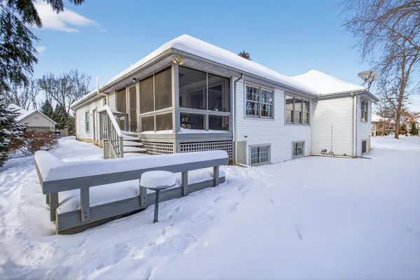 $450,000 | 2205 Lake Wood Drive, Jackson, MI 49203