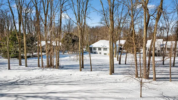 $450,000 | 2205 Lake Wood Drive, Jackson, MI 49203