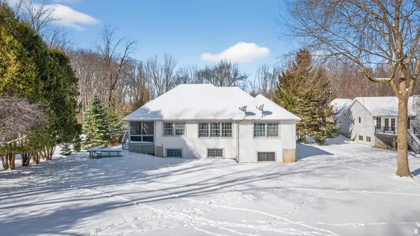 $450,000 | 2205 Lake Wood Drive, Jackson, MI 49203