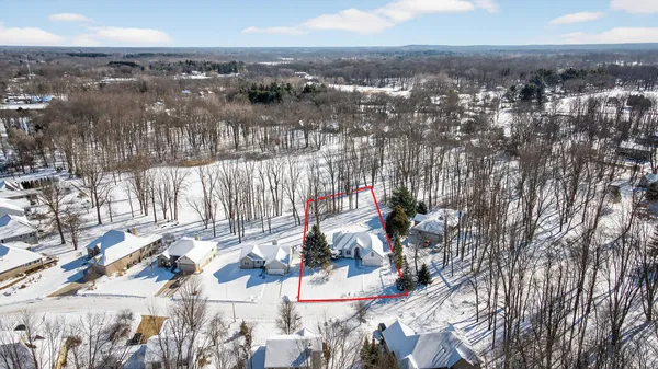$450,000 | 2205 Lake Wood Drive, Jackson, MI 49203