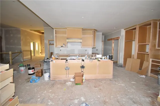 $856,261 | 8337 Northeast 76th Terrace, Kansas City, MO 64158