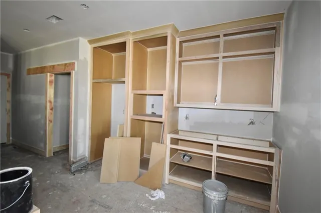 $856,261 | 8337 Northeast 76th Terrace, Kansas City, MO 64158