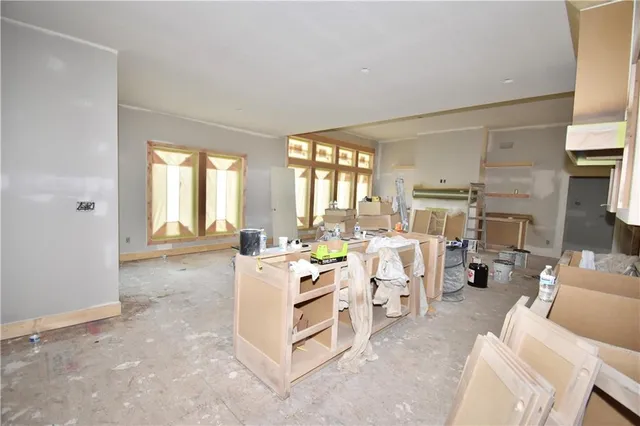 $856,261 | 8337 Northeast 76th Terrace, Kansas City, MO 64158