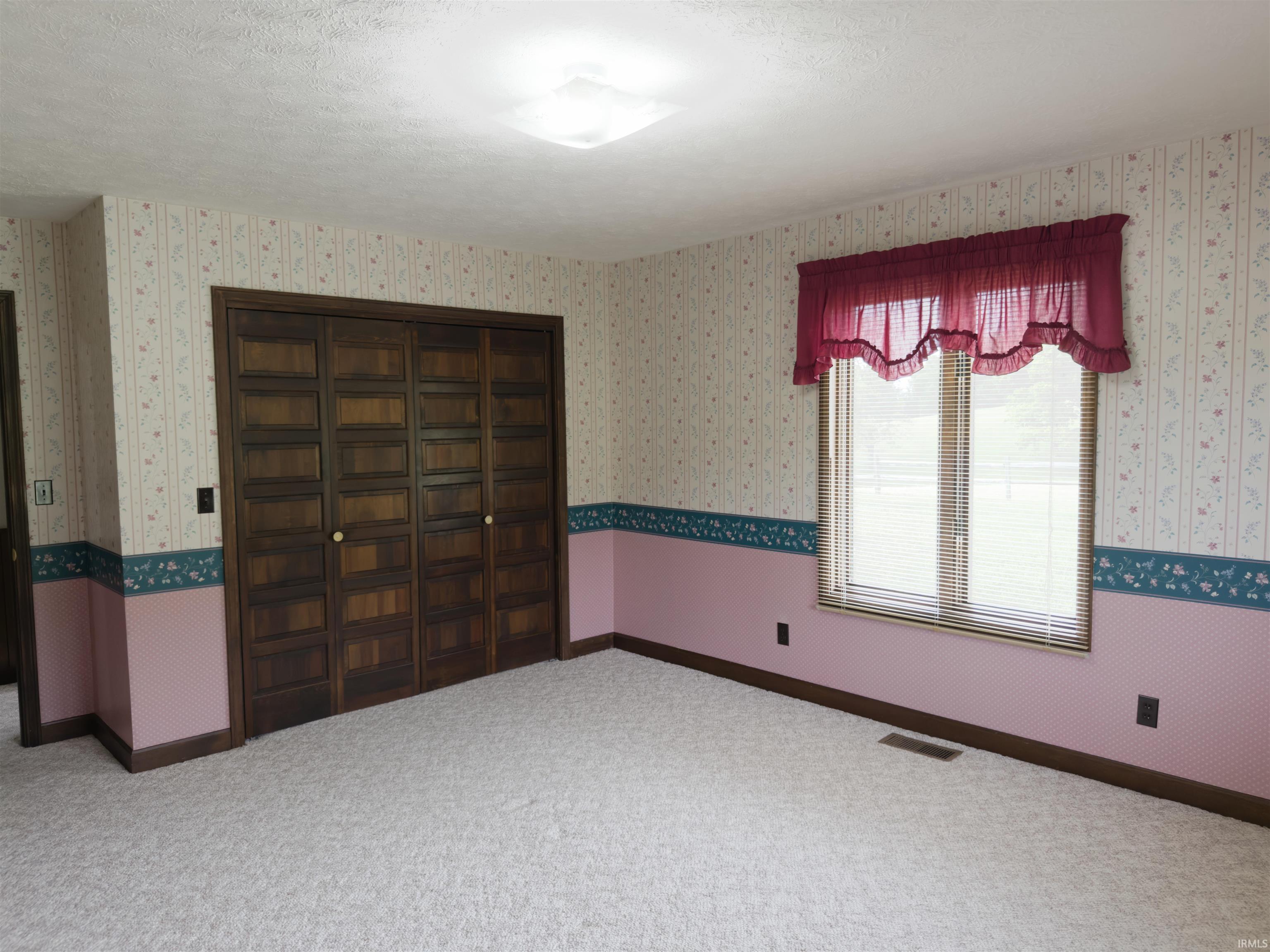 1300 Old Farm Road Bedford, IN 47421 - Photo 30 of 32