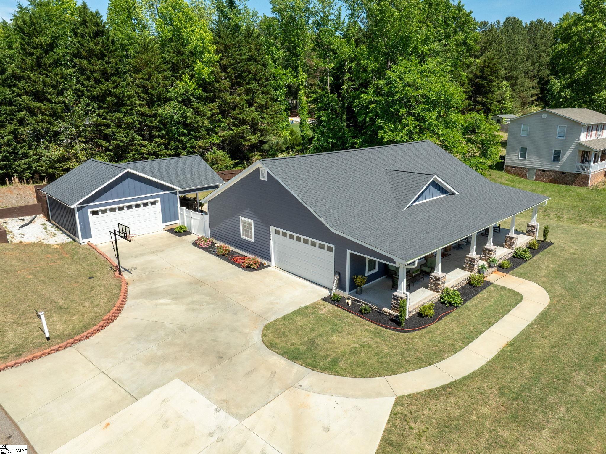 102 Ginko Ridge Pickens, SC 29671 - Photo 2 of 32