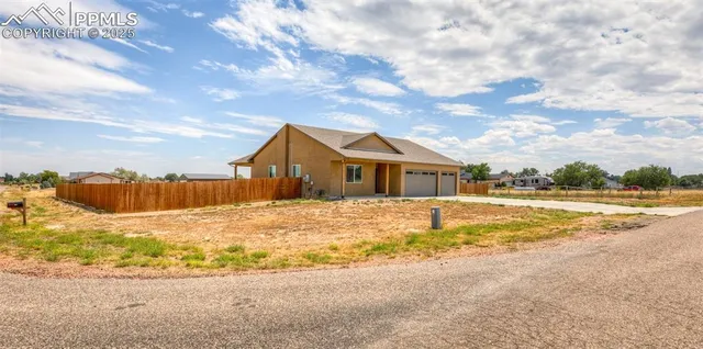 $400,000 | 288 South Wiggins Drive, Pueblo, CO 81007