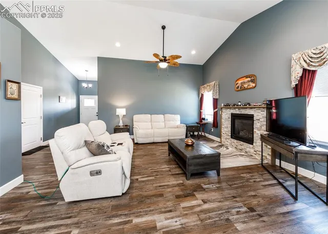 $400,000 | 288 South Wiggins Drive, Pueblo, CO 81007