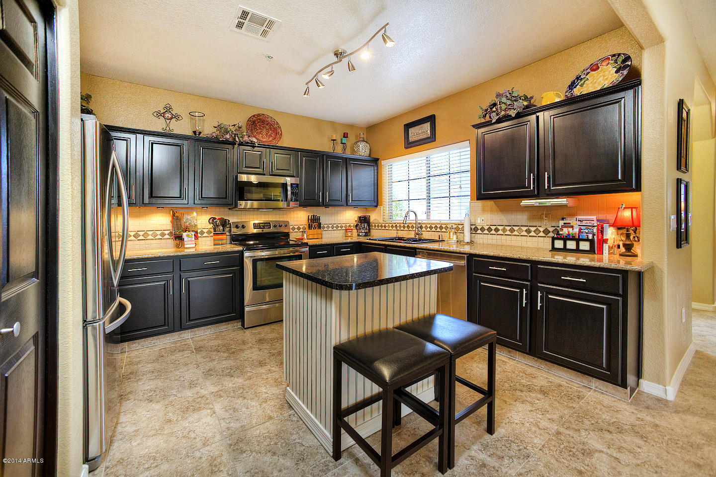 2801 North Litchfield Road, Unit 1 Goodyear, AZ 85395 - Photo 6 of 24 KITCHEN