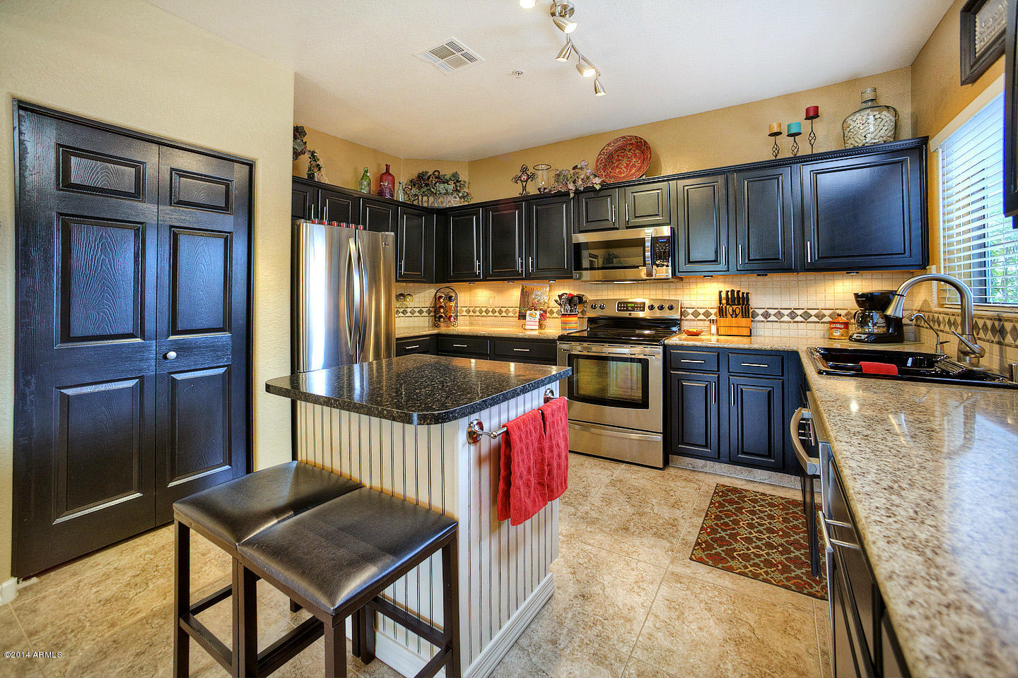 2801 North Litchfield Road, Unit 1 Goodyear, AZ 85395 - Photo 7 of 24 KITCHEN