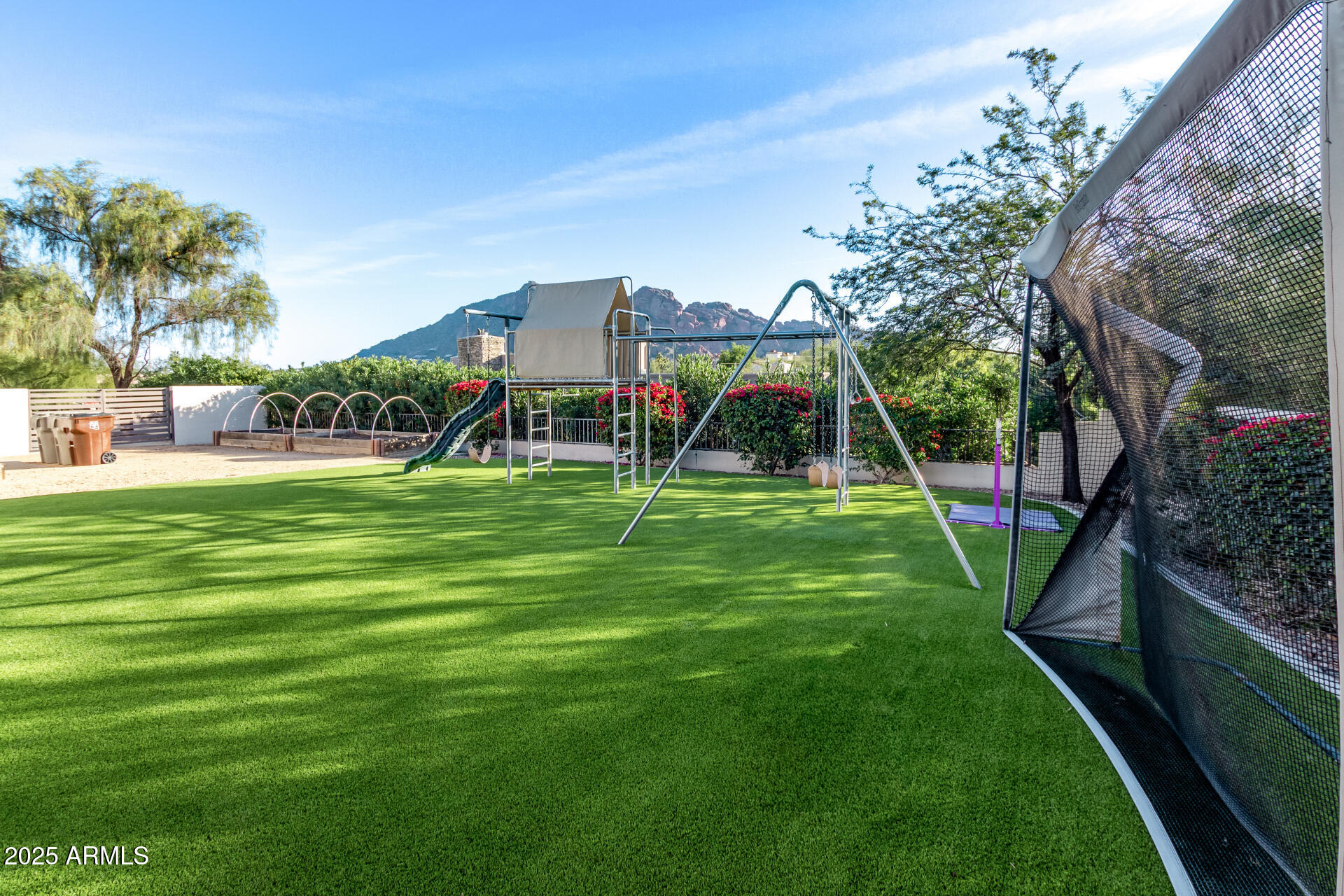 6636 North 48th Street Paradise Valley, AZ 85253 - Photo 47 of 54 a view of a park with a slide