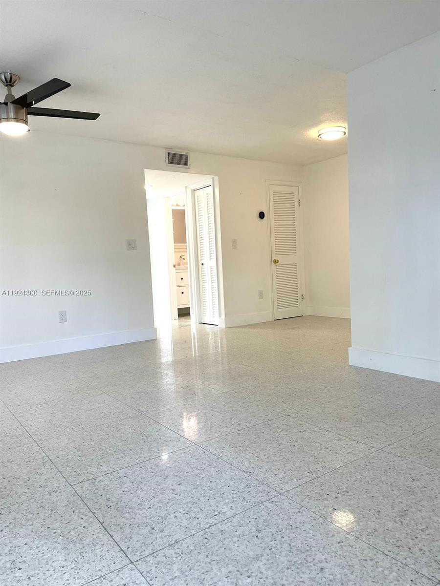 6424 Collins Avenue, Unit 204 Miami Beach, FL 33141 - Photo 4 of 21