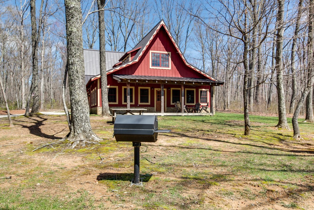 7 Long Mountain Road McMinnville, TN 37110 - Photo 48 of 62 a front view of a house with a yard
