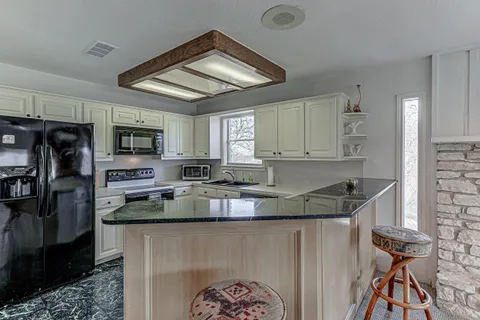 $345,000 | 116 Dawn, Unit D, Horseshoe Bay, TX 78657