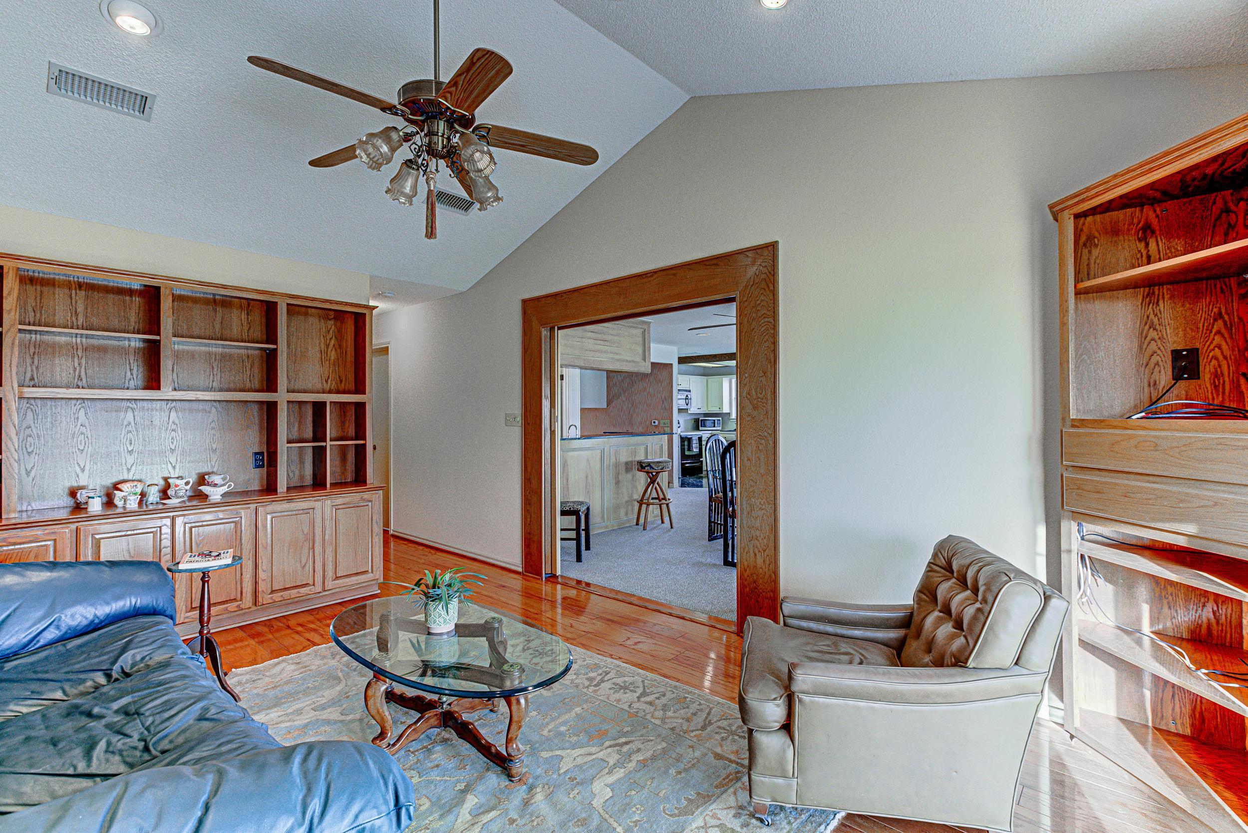 116 Dawn, Unit D Horseshoe Bay, TX 78657 - Photo 15 of 27