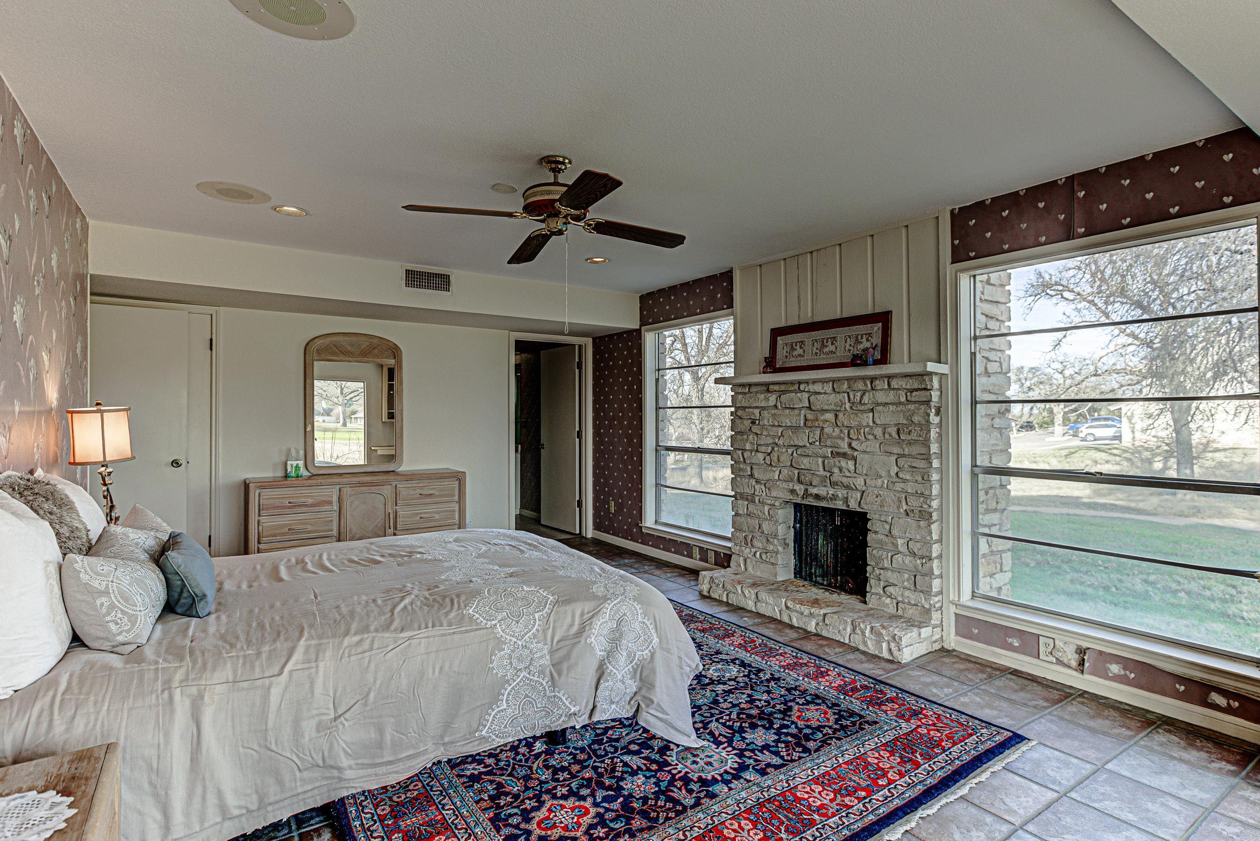 116 Dawn, Unit D Horseshoe Bay, TX 78657 - Photo 19 of 27