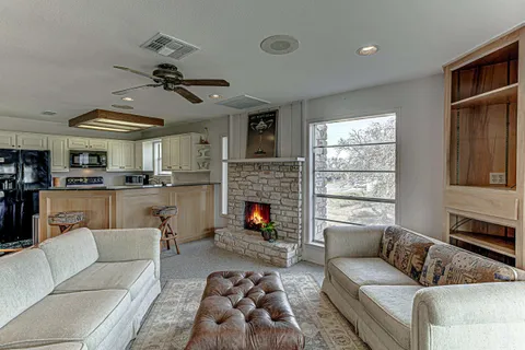 $345,000 | 116 Dawn, Unit D, Horseshoe Bay, TX 78657