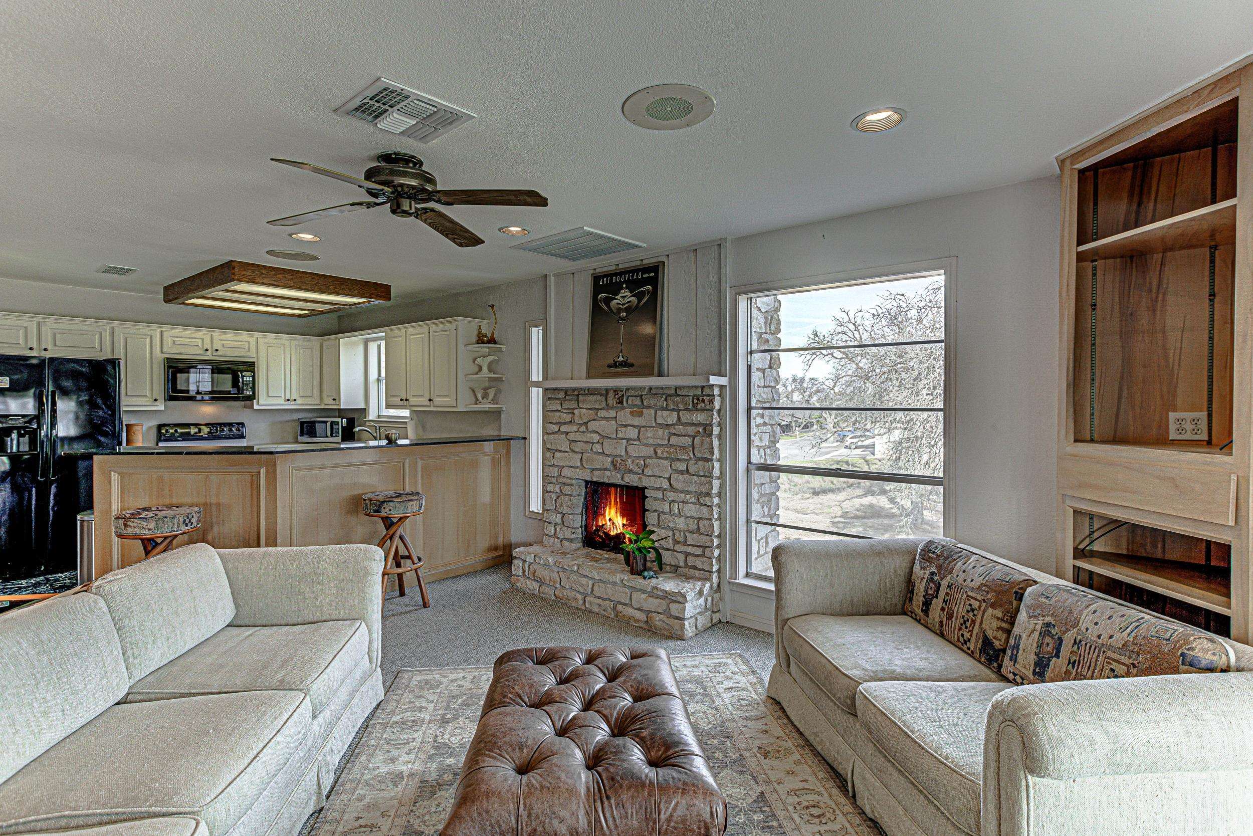 116 Dawn, Unit D Horseshoe Bay, TX 78657 - Photo 8 of 27