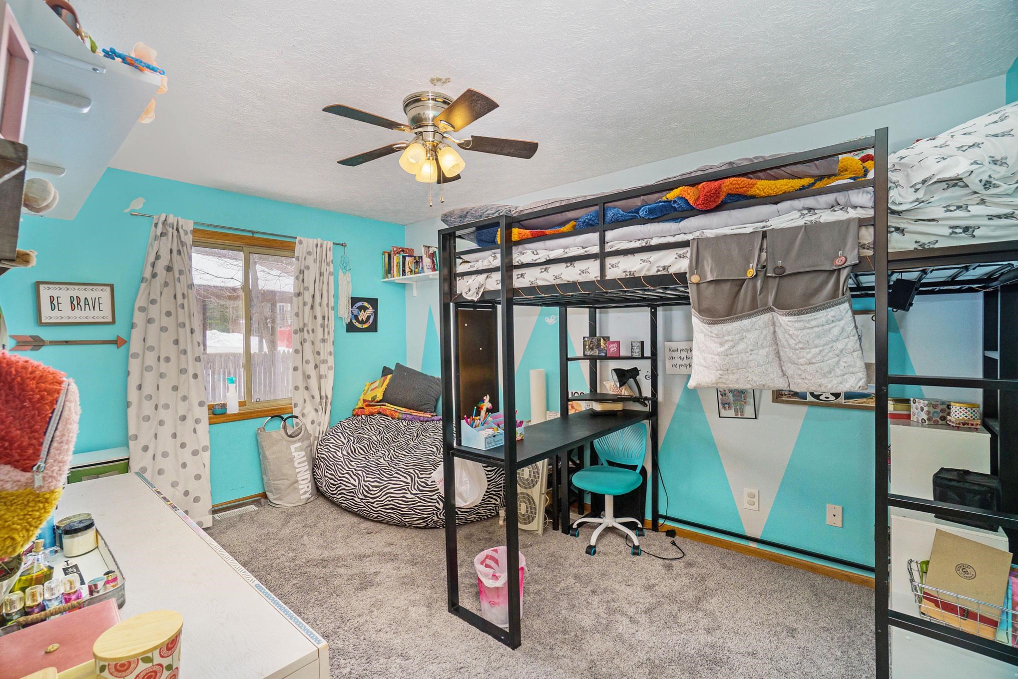 3449 Holiday Road Traverse City, MI 49686 - Photo 14 of 20 1906735-13.JPG