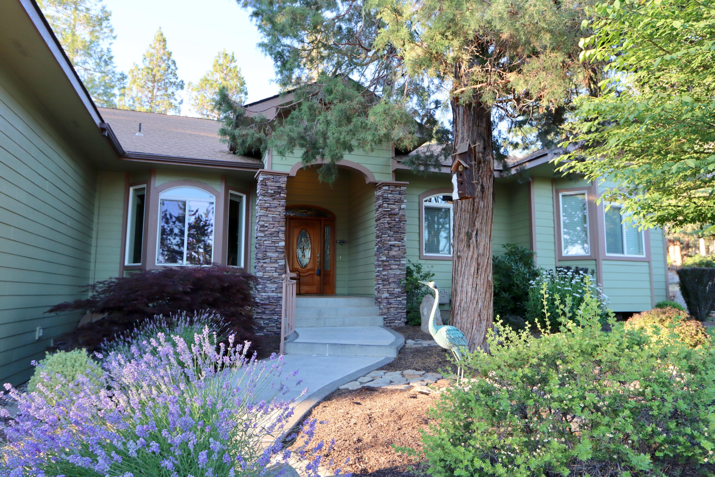 10537 Kestrel Road Klamath Falls, OR 97601 - Photo 1 of 46 IMG_1618 2
