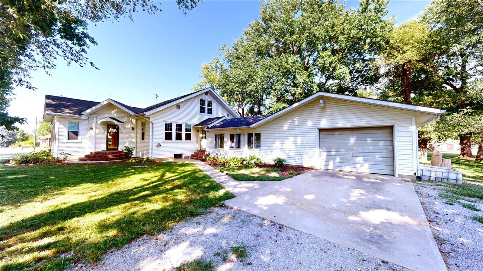 6500 Dauderman Road Alhambra, IL 62001 - Photo 1 of 29
