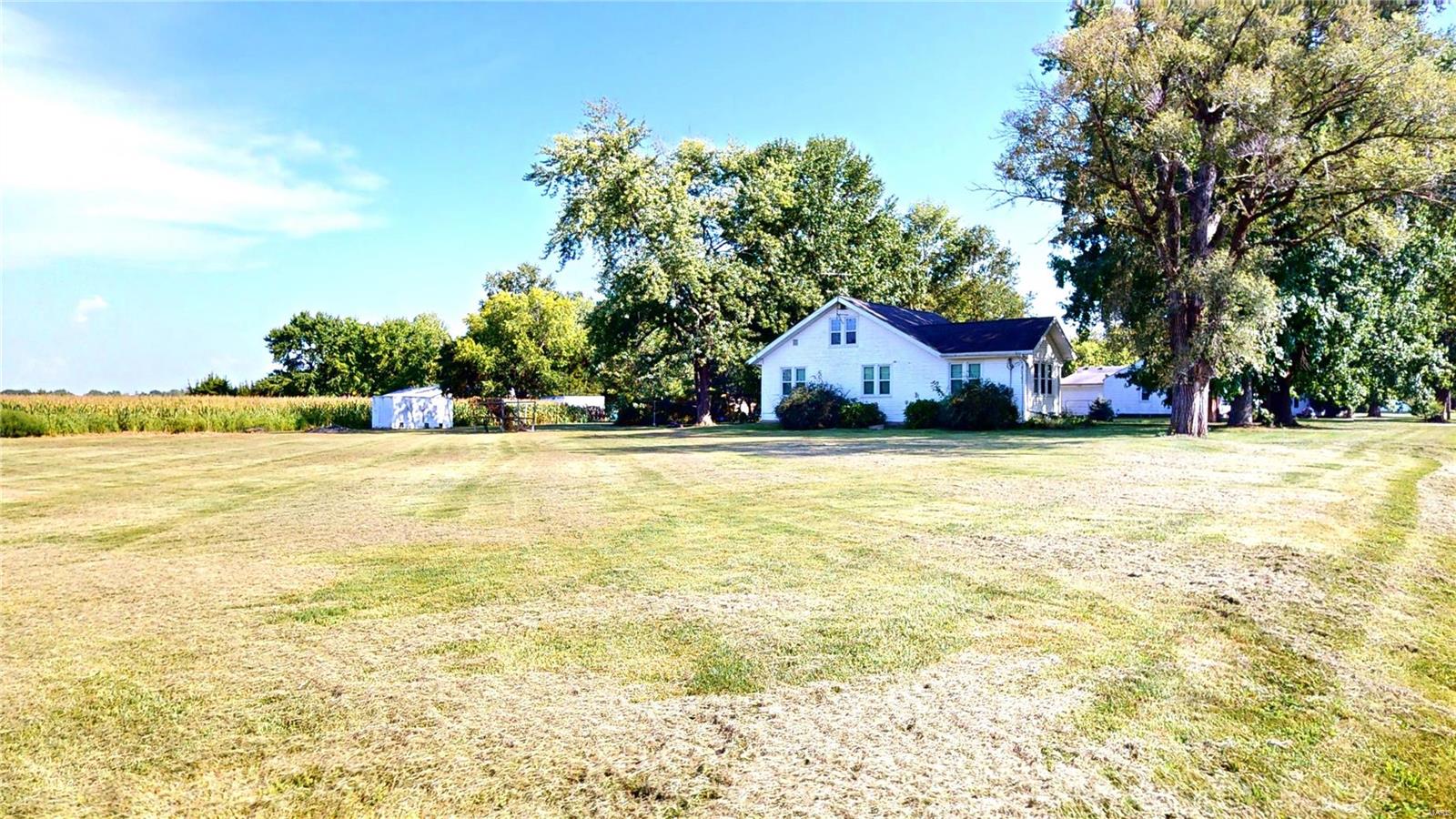 6500 Dauderman Road Alhambra, IL 62001 - Photo 3 of 29