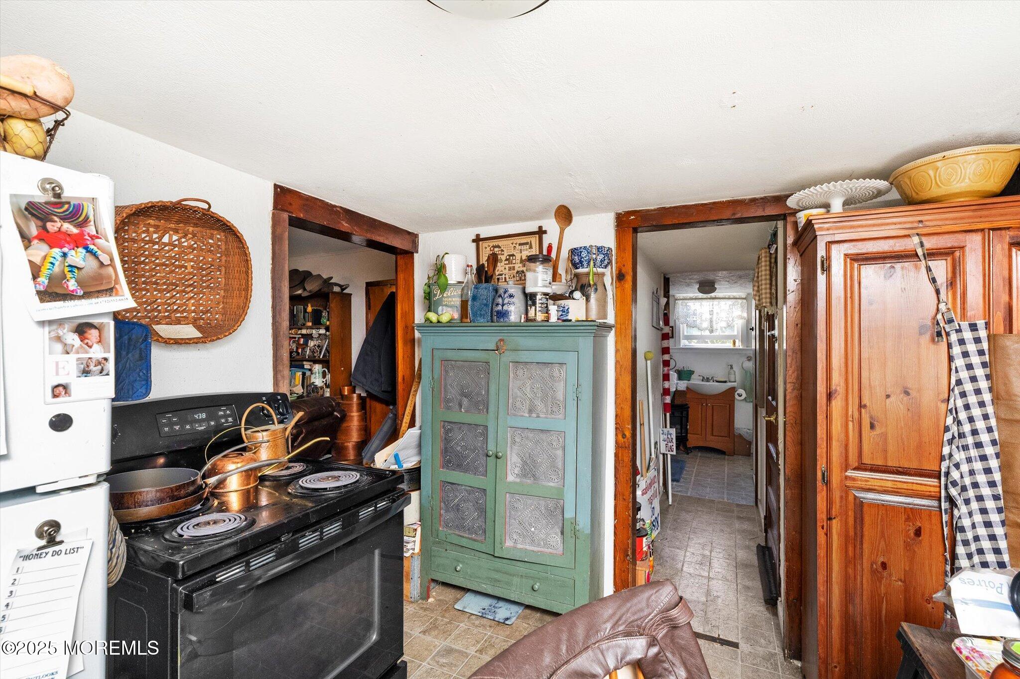 537 Chesterfield Arneytown Road Chesterfield, NJ 08515 - Photo 22 of 89 a view of walk in closet