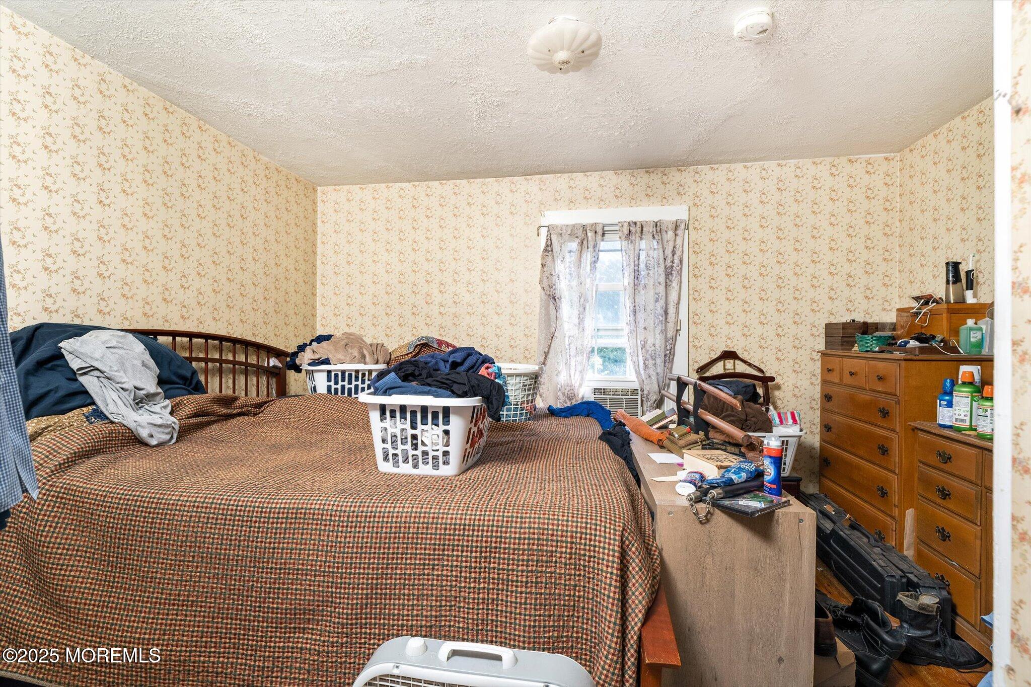 537 Chesterfield Arneytown Road Chesterfield, NJ 08515 - Photo 46 of 89 a bedroom with a bed and a dresser