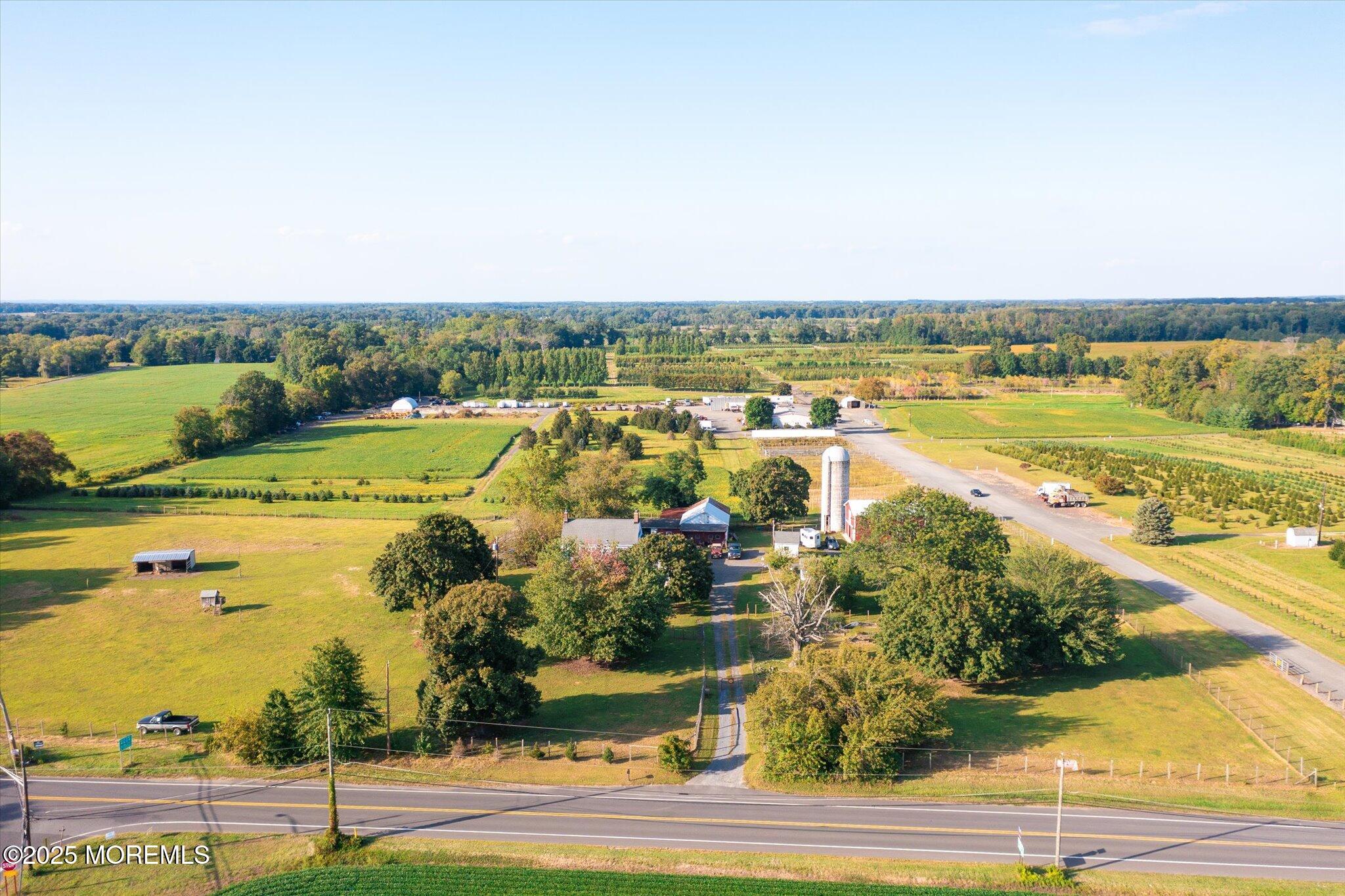 537 Chesterfield Arneytown Road Chesterfield, NJ 08515 - Photo 5 of 89 75-537_Arneytown_Chesterfield_Rd-75