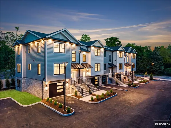 $5,250 | 72 Lake Avenue, Midland Park, NJ 07432