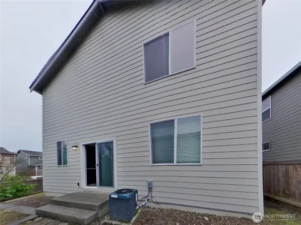 $2,749 | 18947 112th Ave Court East, Puyallup, WA 98374