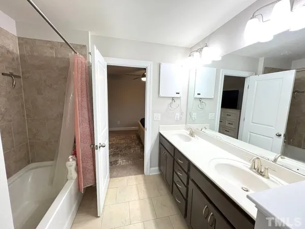 $2,395 | 737 Lampwick Lane, Cary, NC 27513