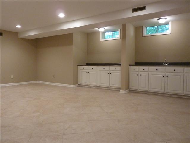 404 Golfview Lane Springfield, TN 37172 - Photo 18 of 20 Finished basement with wet bar