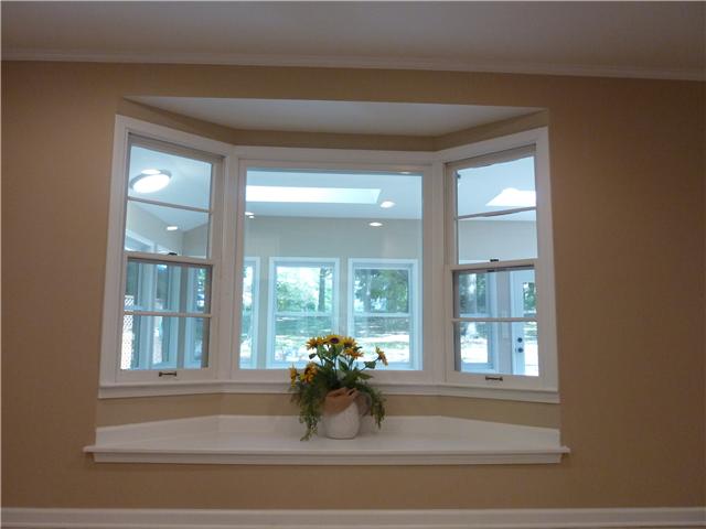 404 Golfview Lane Springfield, TN 37172 - Photo 6 of 20 Beautiful bay window