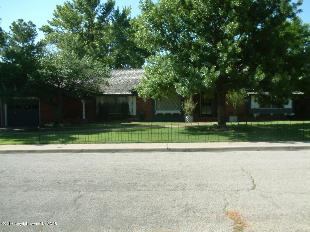 6303 Elmhurst Road Amarillo, TX 79106 - Photo 1 of 2 a view of a yard