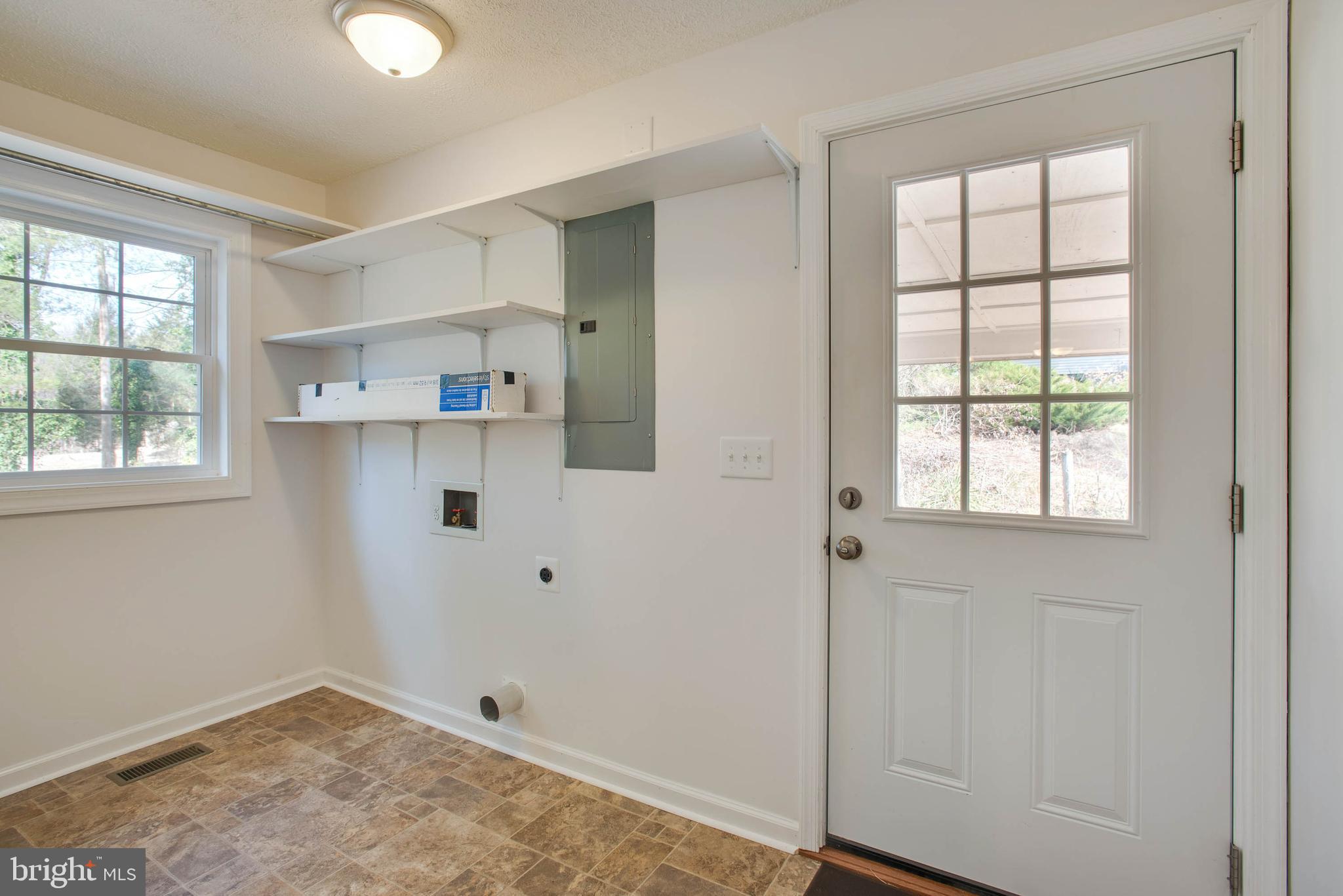 15690 Oakland Road Reva, VA 22735 - Photo 29 of 74 laundry room/ mud room