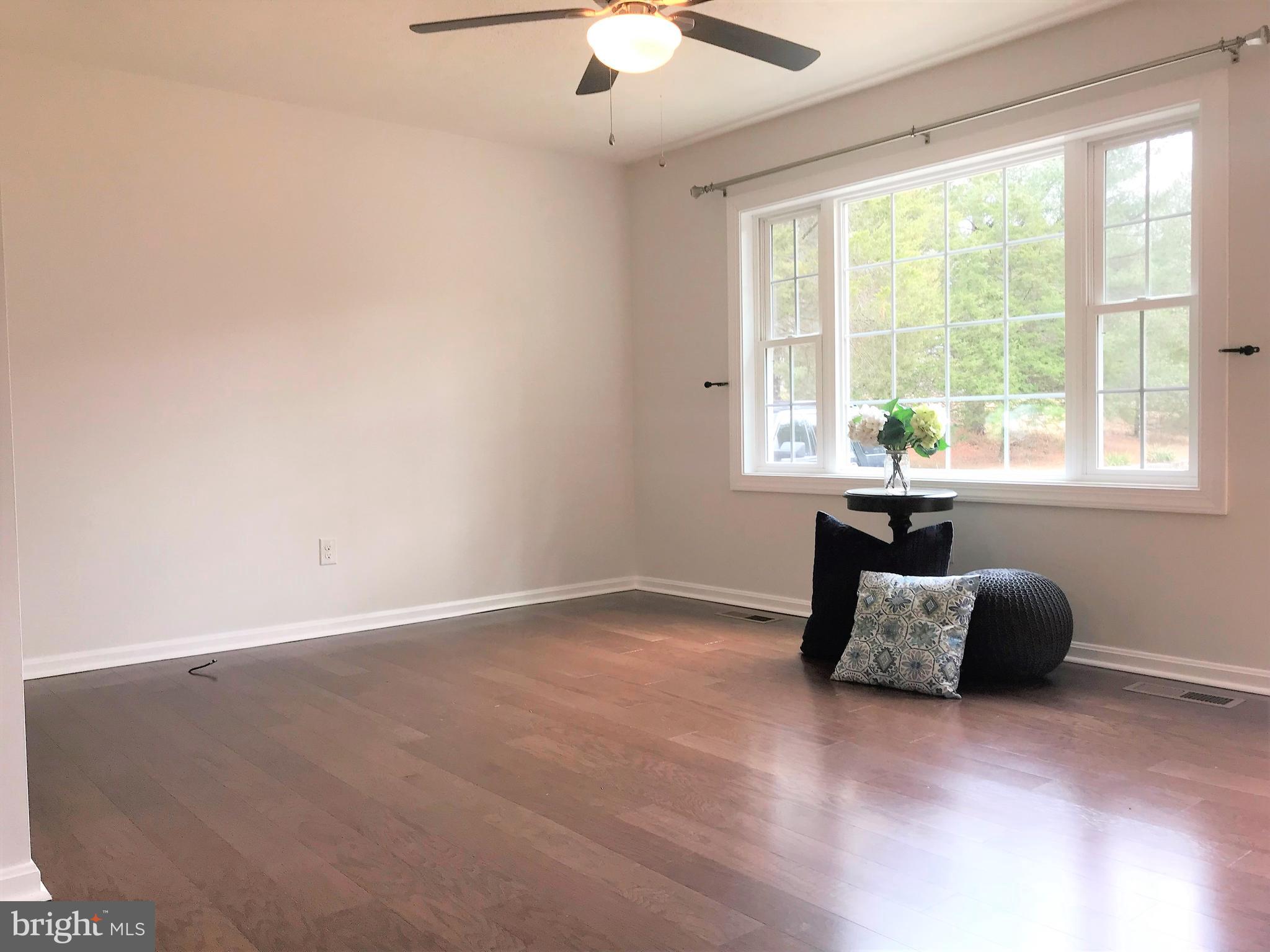 15690 Oakland Road Reva, VA 22735 - Photo 34 of 74 Living room